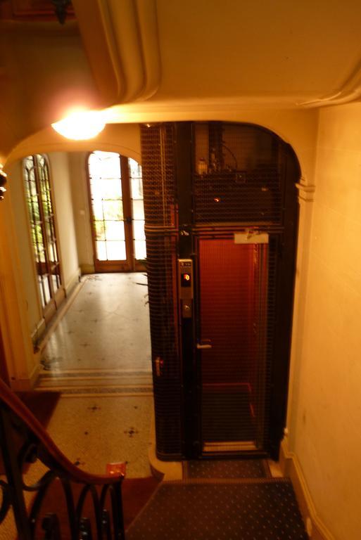 Prestigious 2 Bedroom Near Champs Elysees Appartement Paris