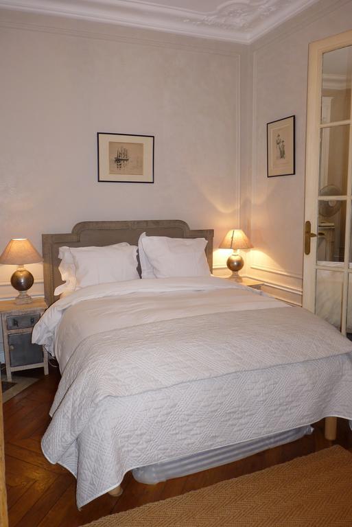Prestigious 2 Bedroom Near Champs Elysees Paris