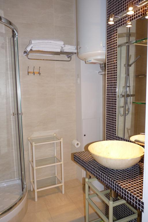 Prestigious 2 Bedroom Near Champs Elysees Appartement
